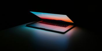 Bild: Ales Nesetril - Unsplash