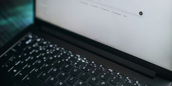Bild: Aerps.com – Unsplash