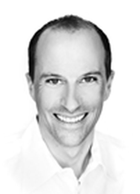 Julian Simons, mediascale
