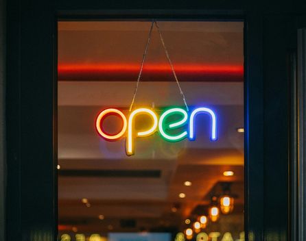 Bild: Viktor Forgacs - Unsplash