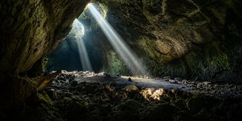Bild: Intricate Explorer – Unsplash | bearbeitet mit KI (ChatGPT), Bild: Intricate Explorer – Unsplash | bearbeitet mit KI (ChatGPT)