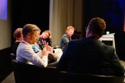 Diskussion über Multichannel-Werbung auf der Bühne, Bild: ADZINE