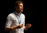 PLAY 2017 Splitter: Facebook schafft Zwang zur Parallelbuchung ab
