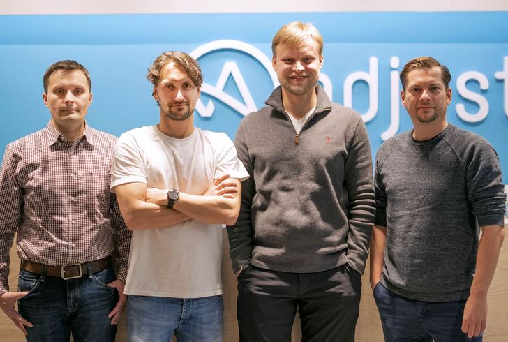 Von links: Max Gannutin (Acquired.io), Paul Müller (Adjust), Andrey Kazakov (Acquired.io) und Christian Henschel (Adjust), Bild: Adjust Bild: Adjust