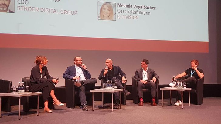 Im Panel: v.l.n.r. Melanie Vogelbacher, Michael Busch, Jan Oetjen, Oliver Vesper und Stephan Jäckel, Bild: ADZINE Bild: ADZINE