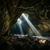 Bild: Intricate Explorer – Unsplash | bearbeitet mit KI (ChatGPT), Bild: Intricate Explorer – Unsplash | bearbeitet mit KI (ChatGPT)
