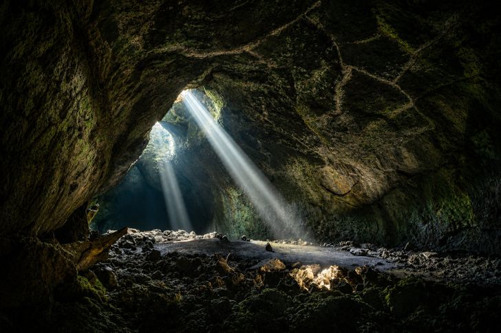 Bild: Intricate Explorer – Unsplash | bearbeitet mit KI (ChatGPT)