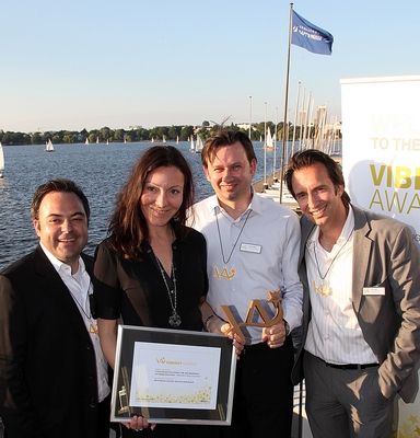 v.l.n.r.:Jens Breimaier, Senior Industry Manager FMCG & Lifestyle Vibrant Media, Agnes Herzog, Media Planing, Group Head Zed digital, Düsseldorf. Gregor Fellner (Sales Director Vibrant) und Jochen Urban (Geschäftsführer Vibrant Deutschland).