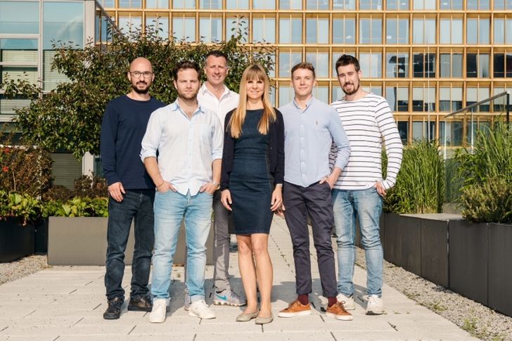 v.l.n.r.: Alessandro De Pasquale (CTO), Jörn Mecher (CCO) , Carsten Schwecke (CDO, Media Impact), Rosa Schulz (Social Media, Media Impact), Karsten Günther (Development), Philip Papendieck (CEO), Foto: Axel Springer SE Foto: Axel Springer SE