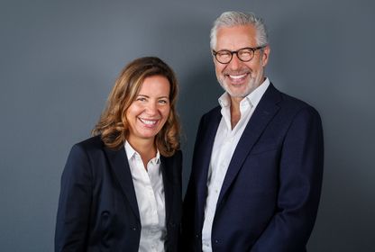 Anke Herbener, CEO MRM//McCann Deutschland, und Ruber Iglesias, CEO McCann Worldgroup, Bild: MRM//McCann Presse