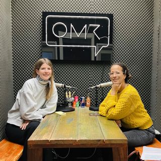 Isabelle Gardt und Sandra Götz in der Podcast-Kabine der OMR, Bild: OMR Bild: OMR