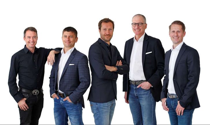 Bild (von links): Jason Romeyko (Worldwide Executive Creative Director Serviceplan International), Stefan Krötz (Chief Digital Media Officer International), Markus Noder (Geschäftsführer Serviceplan International), Christoph Kunzendorf (Chief Financial Officer International) und Marcus Schnarr (Chief Marketing Officer International) Bild (von links): Jason Romeyko (Worldwide Executive Creative Director Serviceplan International), Stefan Krötz (Chief Digital Media Officer International), Markus Noder (Geschäftsführer Serviceplan International), Christoph Kunzendorf (Chief Financial Officer International) und Marcus Schnarr (Chief Marketing Officer International)
