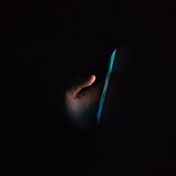 Bild: Akshar Dave – Unsplash | Hintergrund erweitert mit KI (ChatGPT), Bild: Akshar Dave – Unsplash | Hintergrund erweitert mit KI (ChatGPT)
